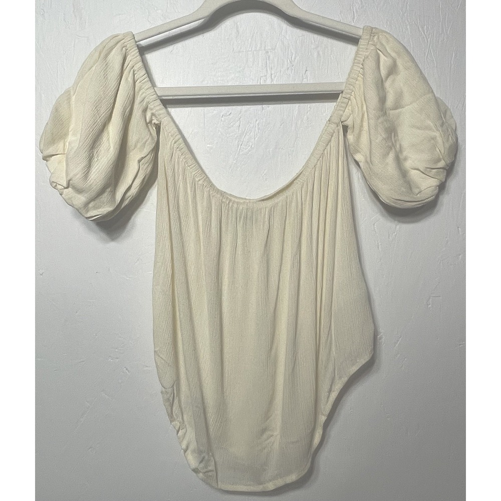 Urban Outfitters Kimchi Blue Off The Shoulder‎ Cream Top Women's Size Small